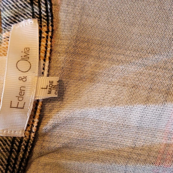 Eden and Olivia plaid L shirt - Picture 3 of 3